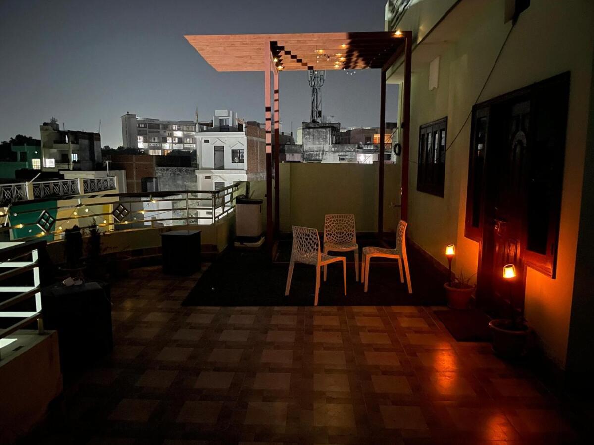 1 Bhk 2 Bed - Private Floor & Terrace Apartment *
